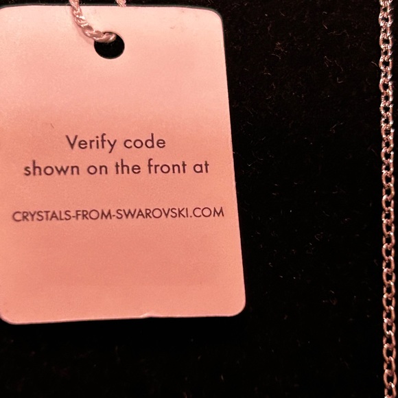 Swarovski neckless 21 inch. New with tag.  Magnetic clasp. Very feminine. - Picture 6 of 9